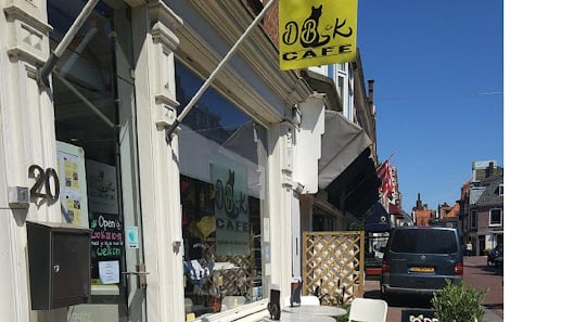 Cat Cafe DigiBeet